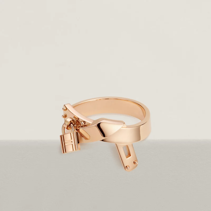 Kelly Gavroche ring